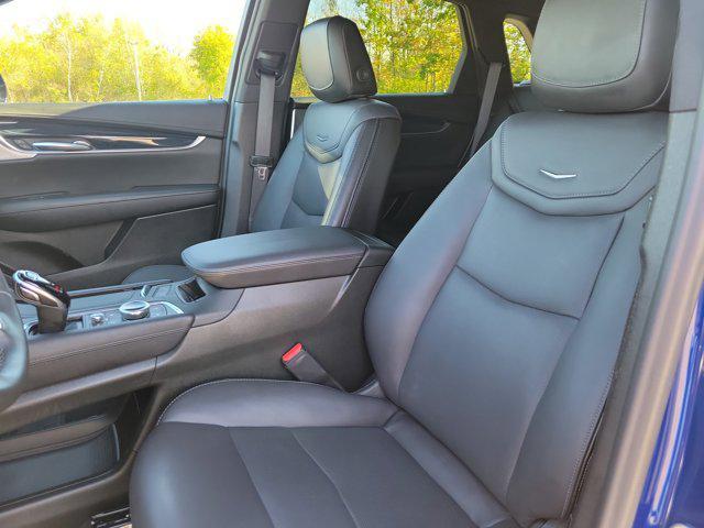 used 2025 Cadillac XT5 car, priced at $46,670