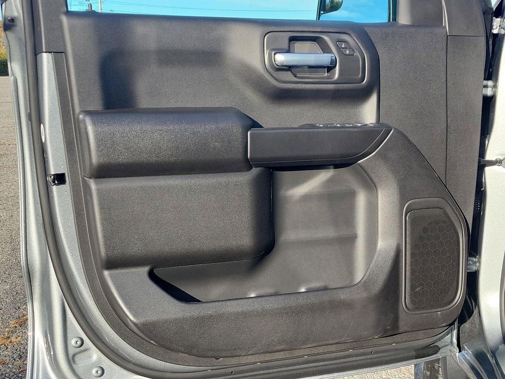 new 2026 GMC Sierra 1500 car, priced at $47,315