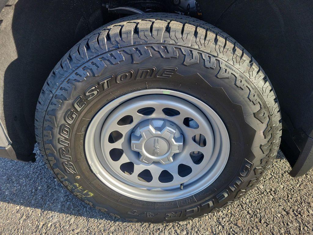 new 2026 GMC Sierra 1500 car, priced at $47,315