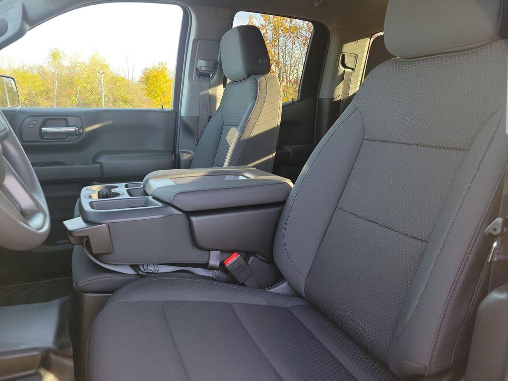 new 2026 GMC Sierra 1500 car, priced at $47,315