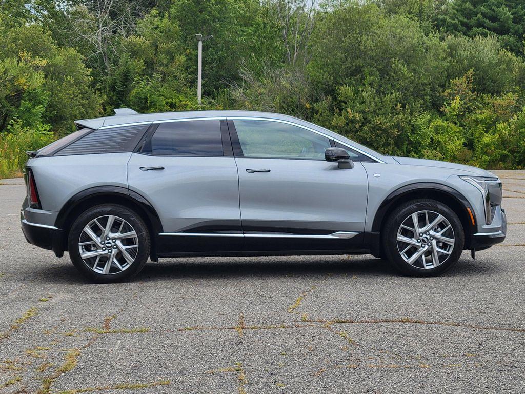 new 2025 Cadillac OPTIQ car, priced at $60,135