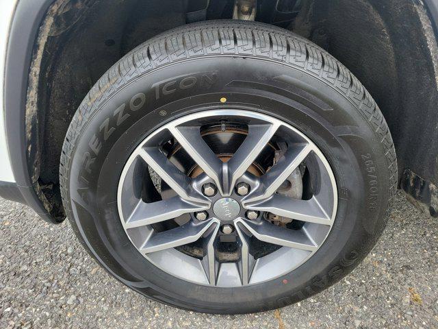 used 2017 Jeep Grand Cherokee car, priced at $16,651
