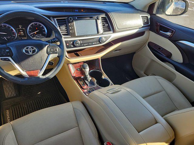 used 2016 Toyota Highlander car, priced at $22,595