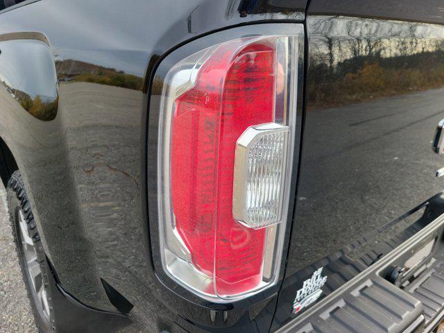 used 2022 GMC Canyon car, priced at $32,980