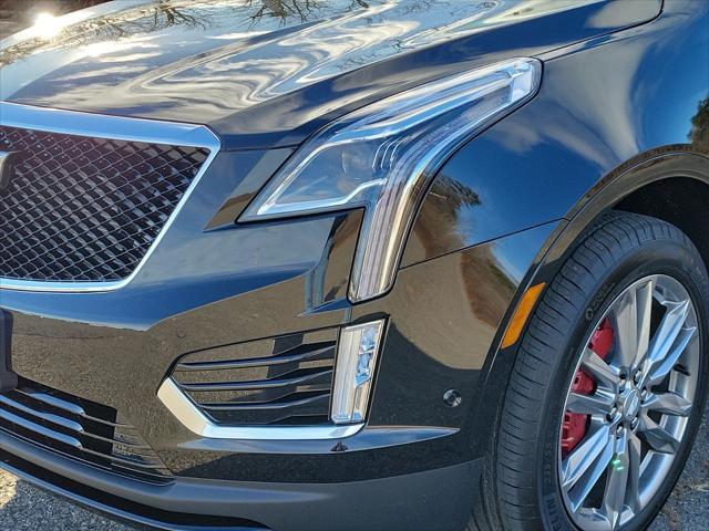 new 2025 Cadillac XT5 car, priced at $60,490