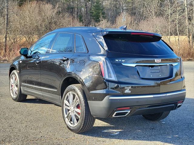 new 2025 Cadillac XT5 car, priced at $60,490