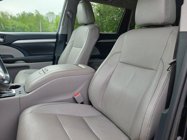 used 2019 Toyota Highlander car, priced at $24,074