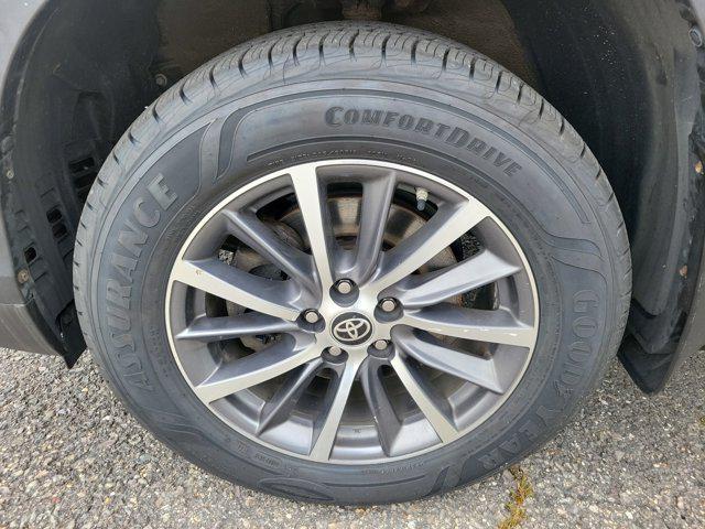 used 2019 Toyota Highlander car, priced at $24,074
