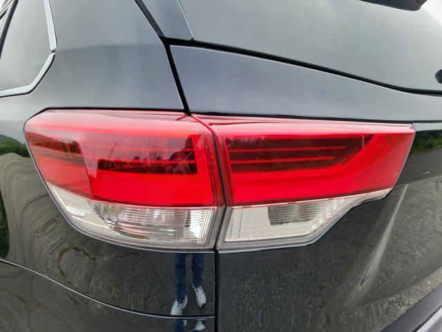 used 2019 Toyota Highlander car, priced at $24,074
