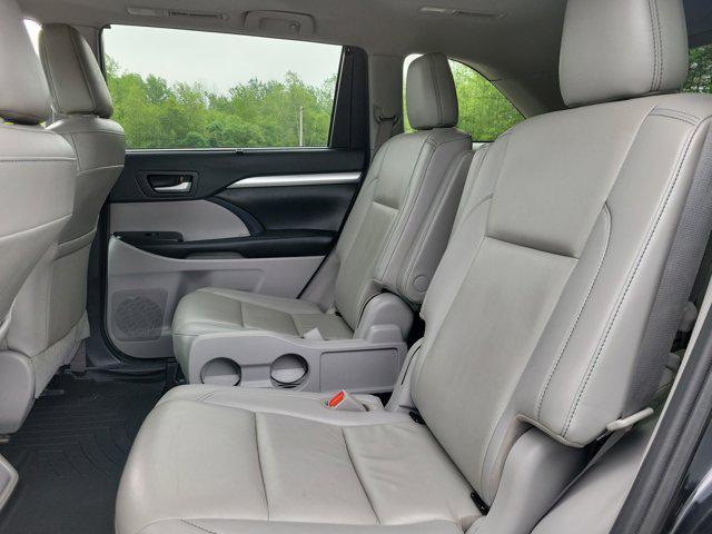 used 2019 Toyota Highlander car, priced at $24,074