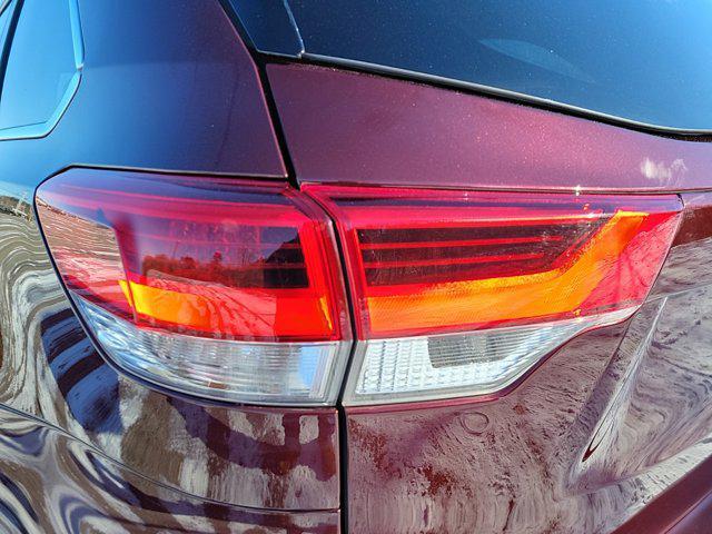 used 2019 Toyota Highlander car, priced at $26,635