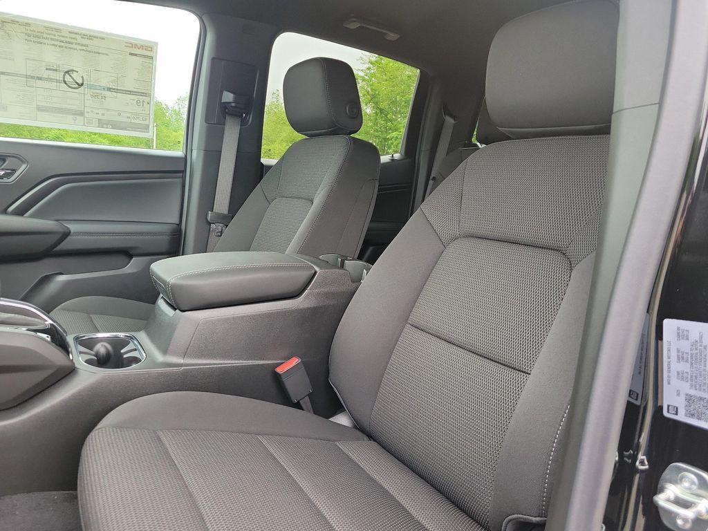 new 2025 GMC Canyon car, priced at $45,700