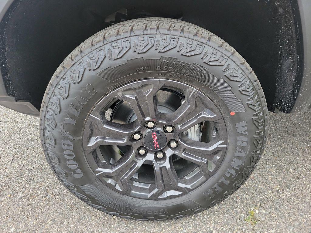 new 2025 GMC Canyon car, priced at $45,700