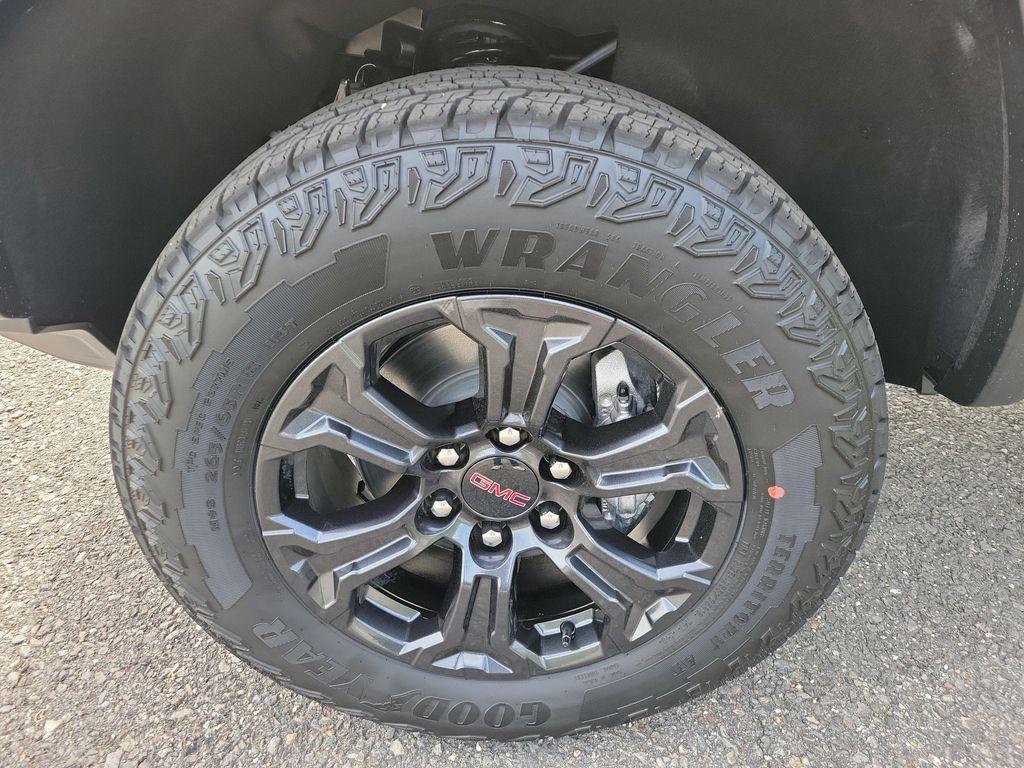 new 2025 GMC Canyon car, priced at $44,895