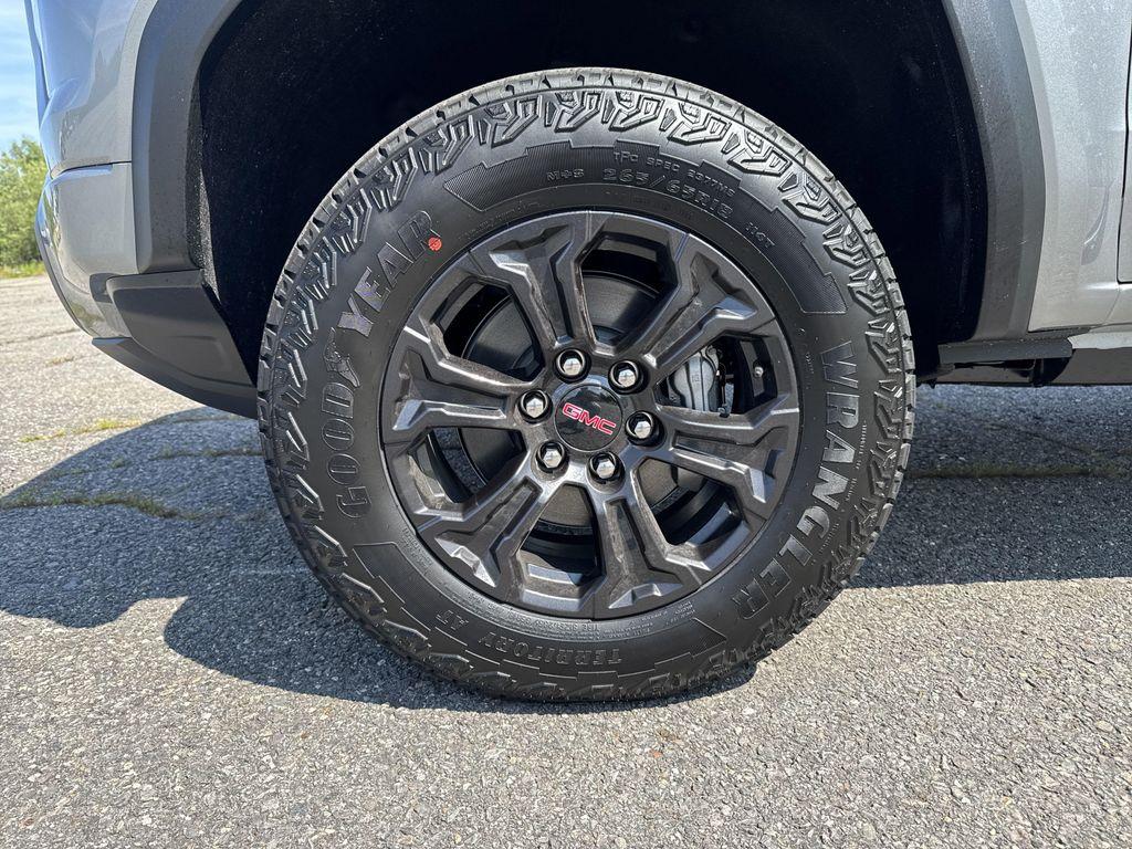 new 2025 GMC Canyon car, priced at $46,425