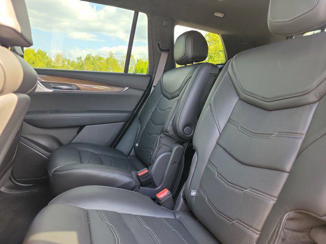 used 2022 Cadillac XT6 car, priced at $28,919