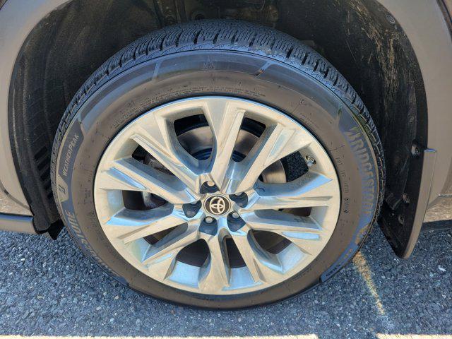 used 2021 Toyota Highlander Hybrid car, priced at $40,136