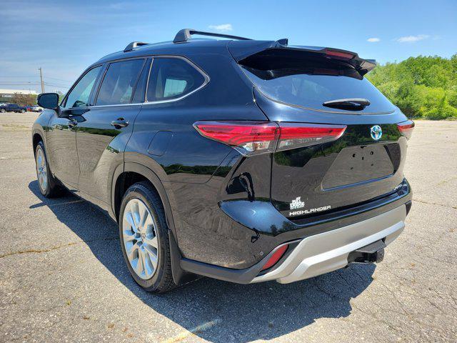 used 2021 Toyota Highlander Hybrid car, priced at $40,136