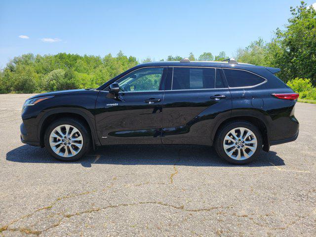 used 2021 Toyota Highlander Hybrid car, priced at $40,136