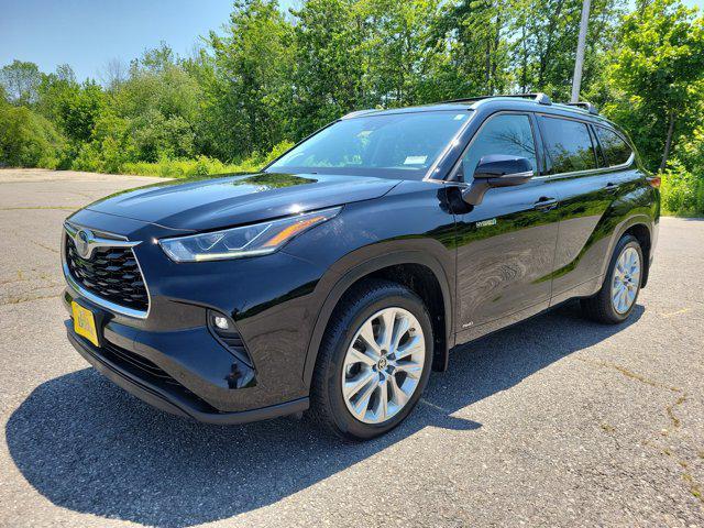 used 2021 Toyota Highlander Hybrid car, priced at $40,136