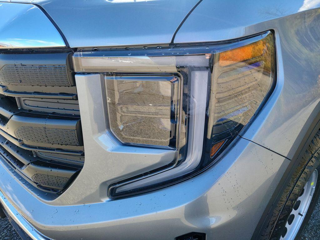 new 2026 GMC Sierra 1500 car, priced at $47,315