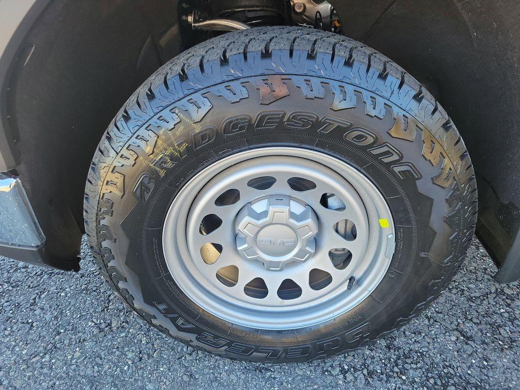 new 2026 GMC Sierra 1500 car, priced at $47,315