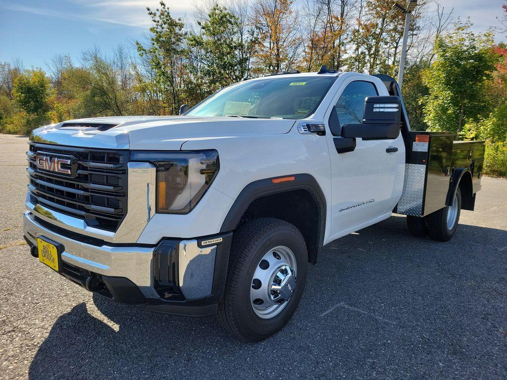 new 2025 GMC Sierra 3500 car, priced at $74,598