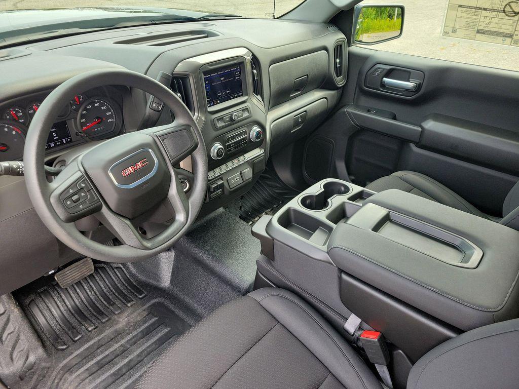 new 2025 GMC Sierra 1500 car, priced at $44,045