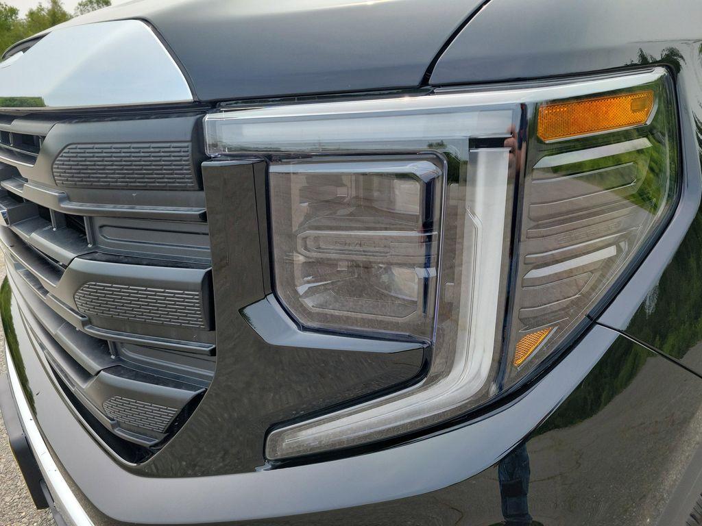 new 2025 GMC Sierra 1500 car, priced at $44,045