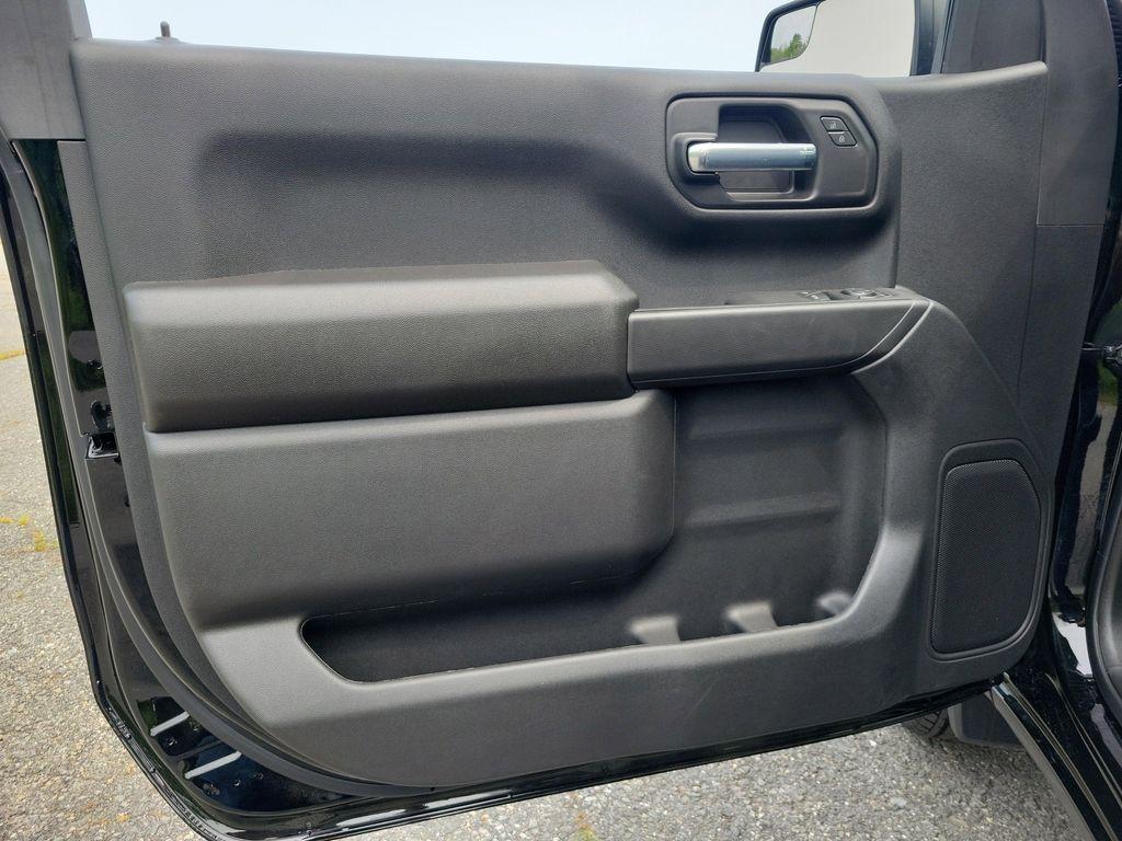 new 2025 GMC Sierra 1500 car, priced at $44,045
