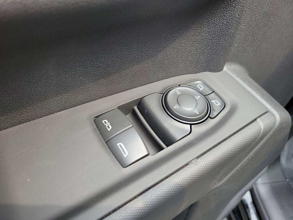 new 2025 GMC Sierra 1500 car, priced at $44,045