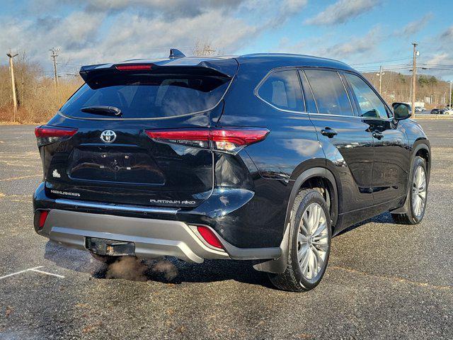 used 2022 Toyota Highlander car, priced at $40,400