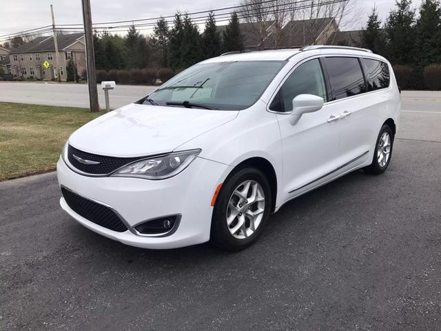 used 2020 Chrysler Pacifica car, priced at $16,995