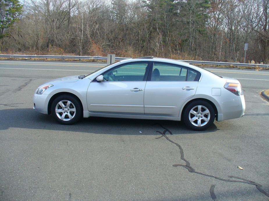 used 2009 Nissan Altima car, priced at $6,950