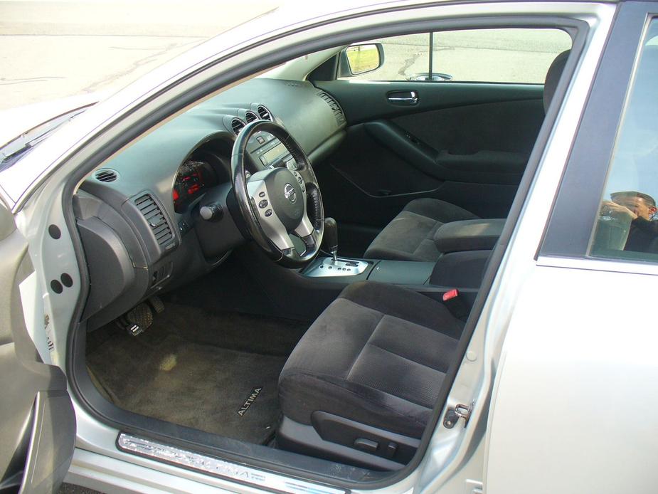 used 2009 Nissan Altima car, priced at $7,450