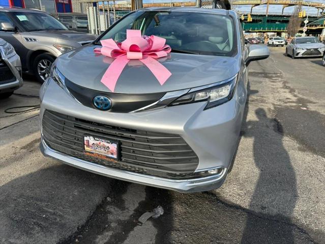 used 2021 Toyota Sienna car, priced at $26,999