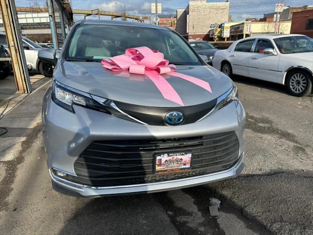 used 2021 Toyota Sienna car, priced at $26,999