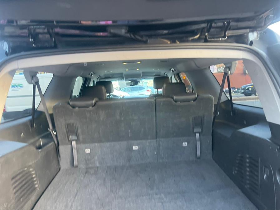 used 2018 Chevrolet Suburban car, priced at $19,999