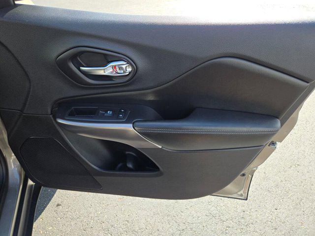 used 2019 Jeep Cherokee car, priced at $9,899