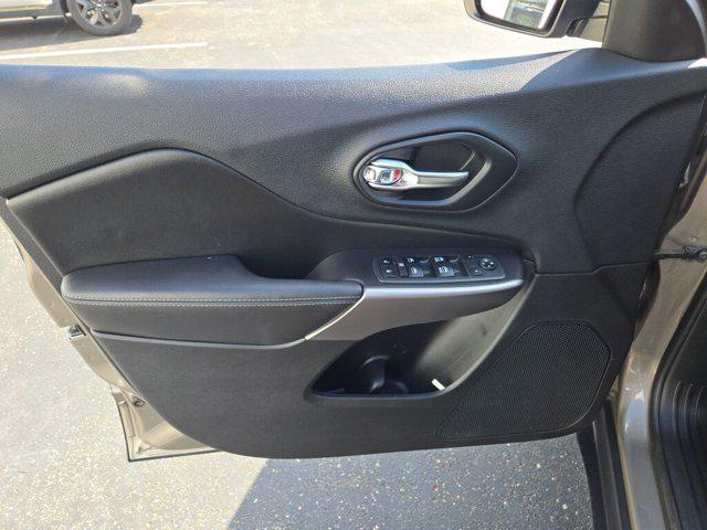 used 2019 Jeep Cherokee car, priced at $9,899