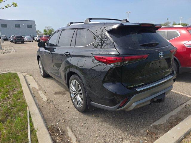 used 2022 Toyota Highlander car, priced at $46,900