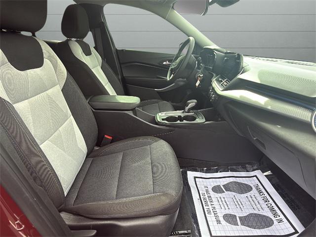 used 2025 Chevrolet Trax car, priced at $22,092