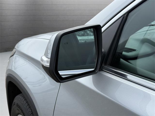 used 2022 Chevrolet Traverse car, priced at $22,400