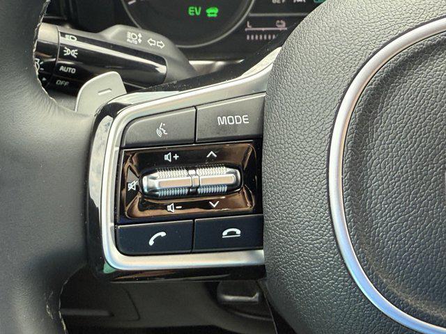 used 2022 Kia Sorento Hybrid car, priced at $28,649