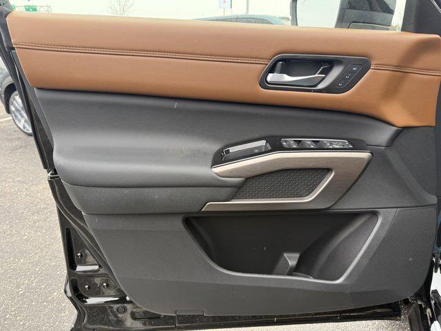 new 2025 Nissan Pathfinder car, priced at $48,937