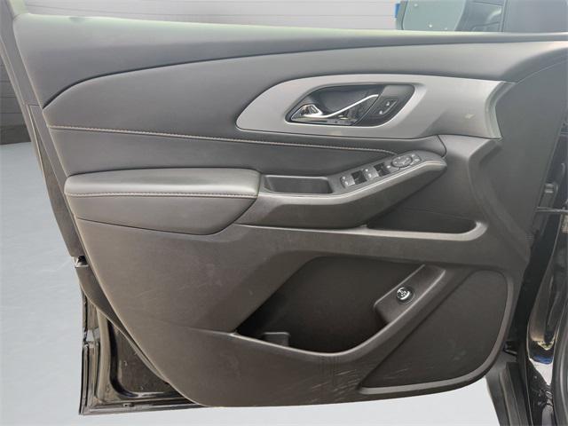used 2021 Chevrolet Traverse car, priced at $25,592