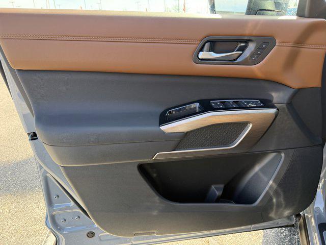new 2025 Nissan Pathfinder car, priced at $49,028
