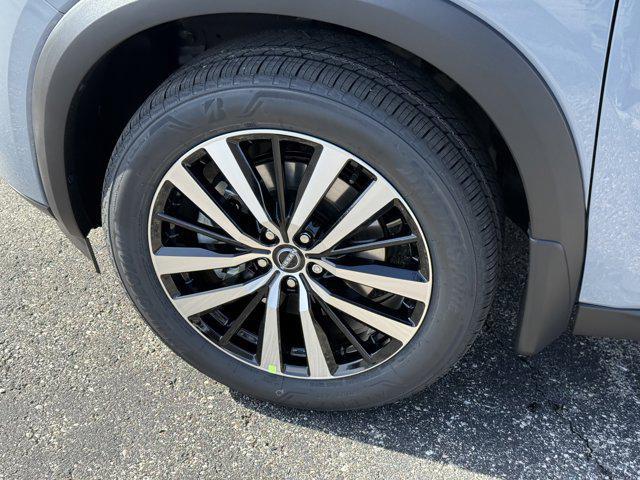 new 2025 Nissan Pathfinder car, priced at $49,028