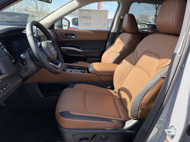 new 2025 Nissan Pathfinder car, priced at $49,028