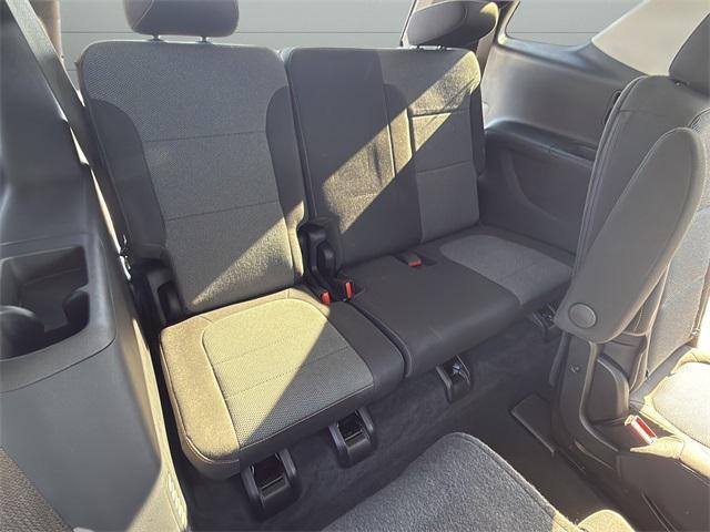 used 2021 Chevrolet Traverse car, priced at $22,998